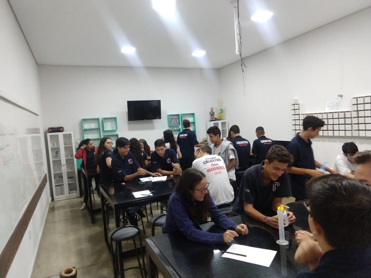 Ensino Médio - Aula de Química